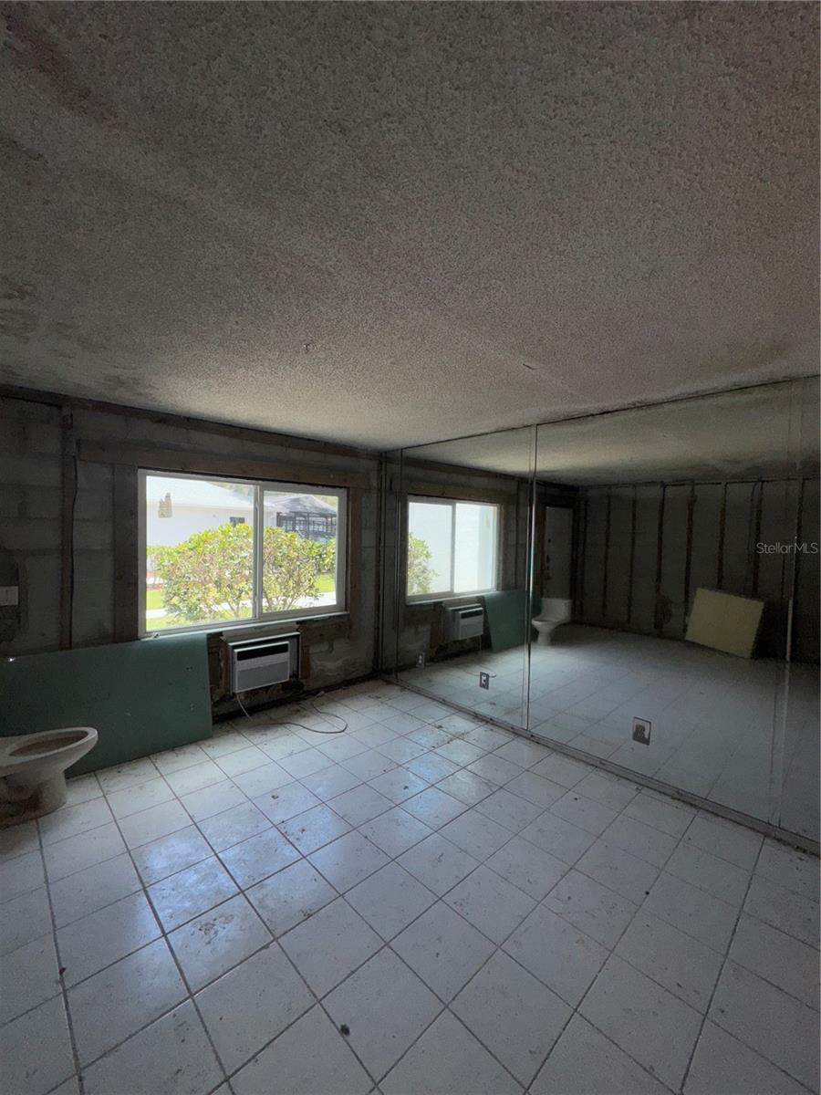 Listing photo id 0 for 4129 Dolphin Drive 103