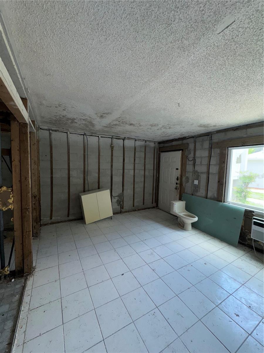Listing photo id 1 for 4129 Dolphin Drive 103