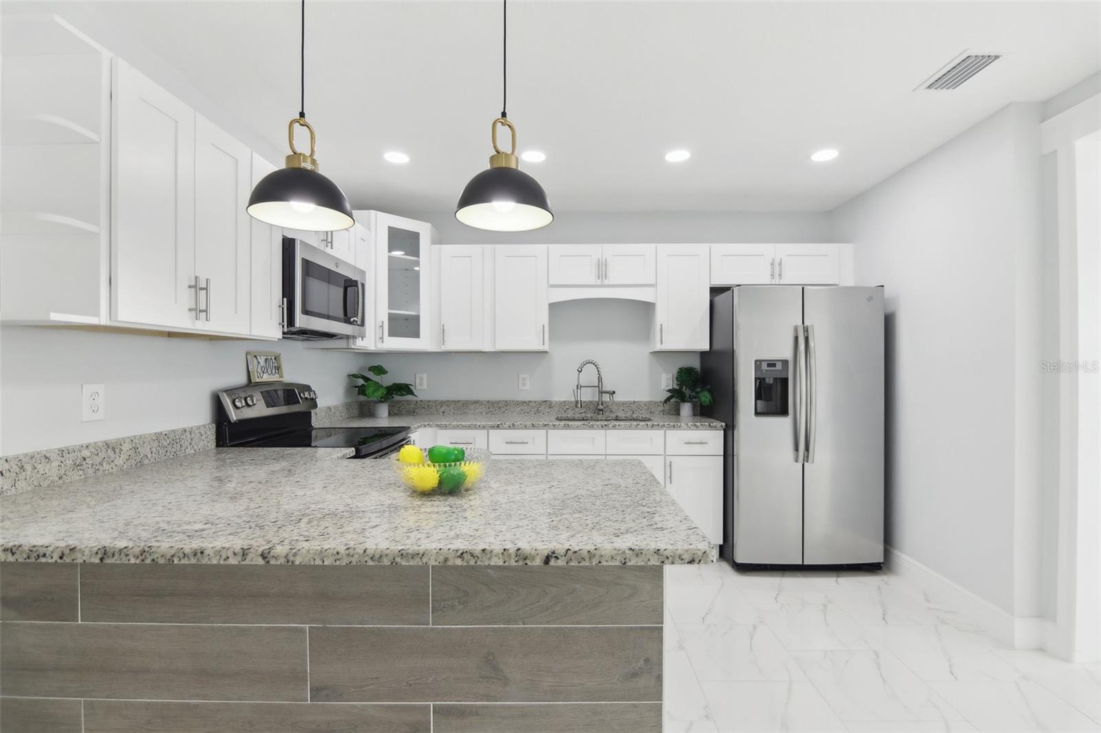 Image 15 of 41 For 7110 Bonito Street