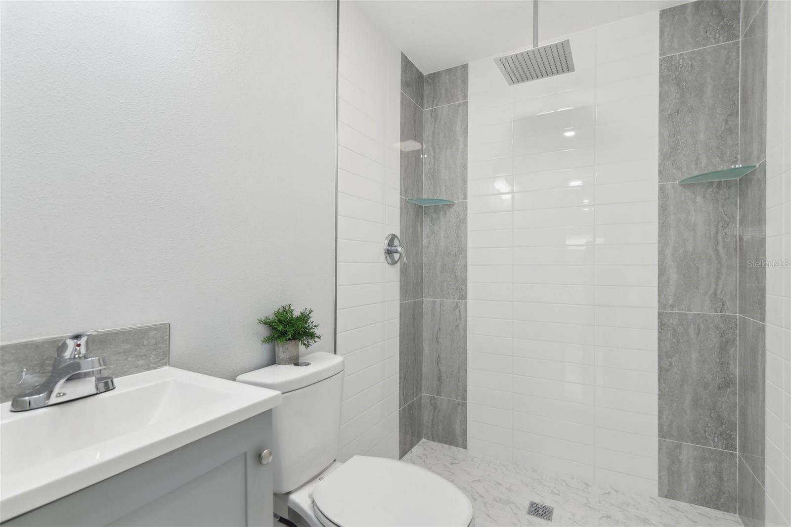Image 25 of 41 For 7110 Bonito Street