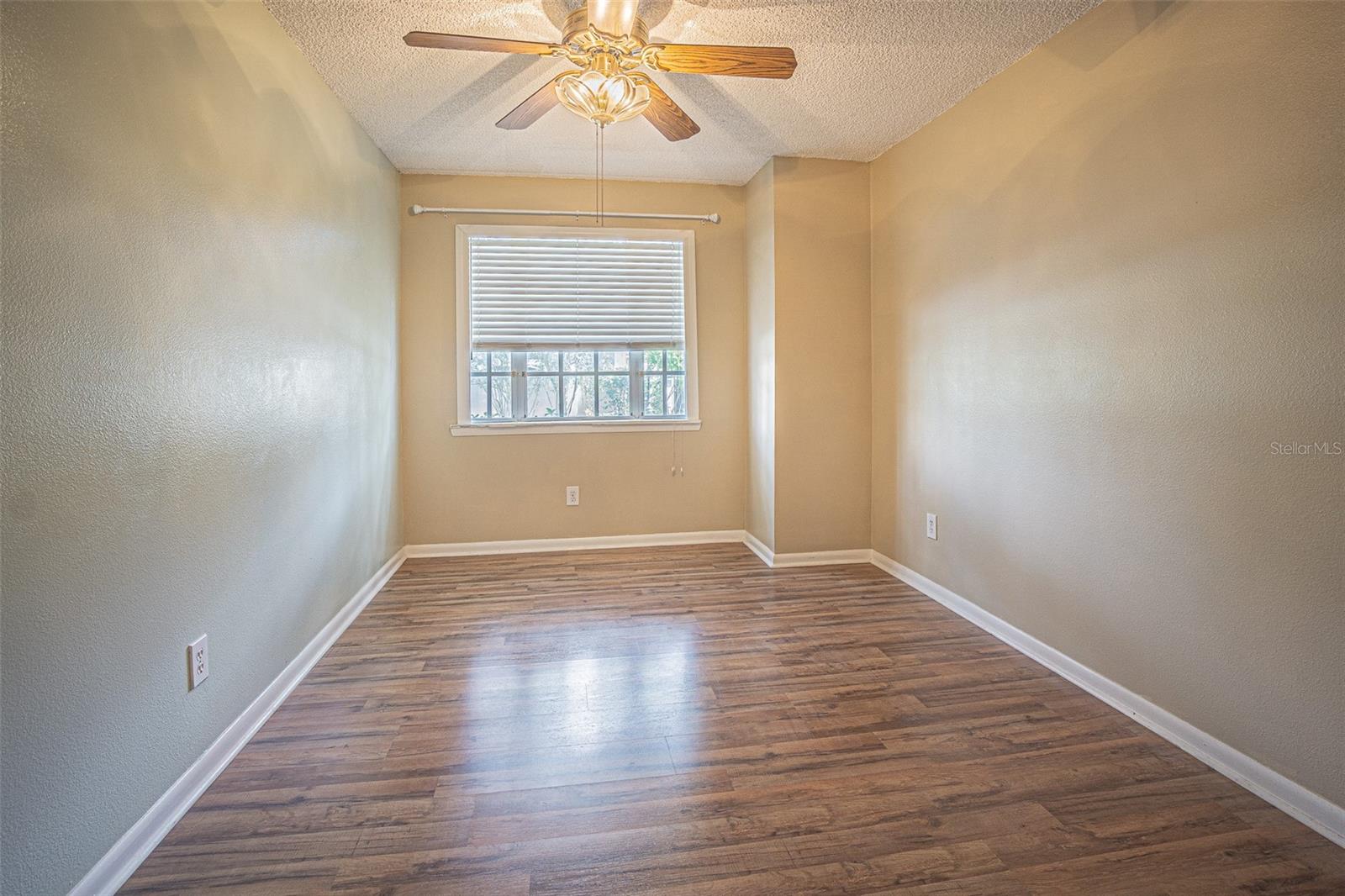 Image 11 of 21 For 3002 Cleveland Street C3