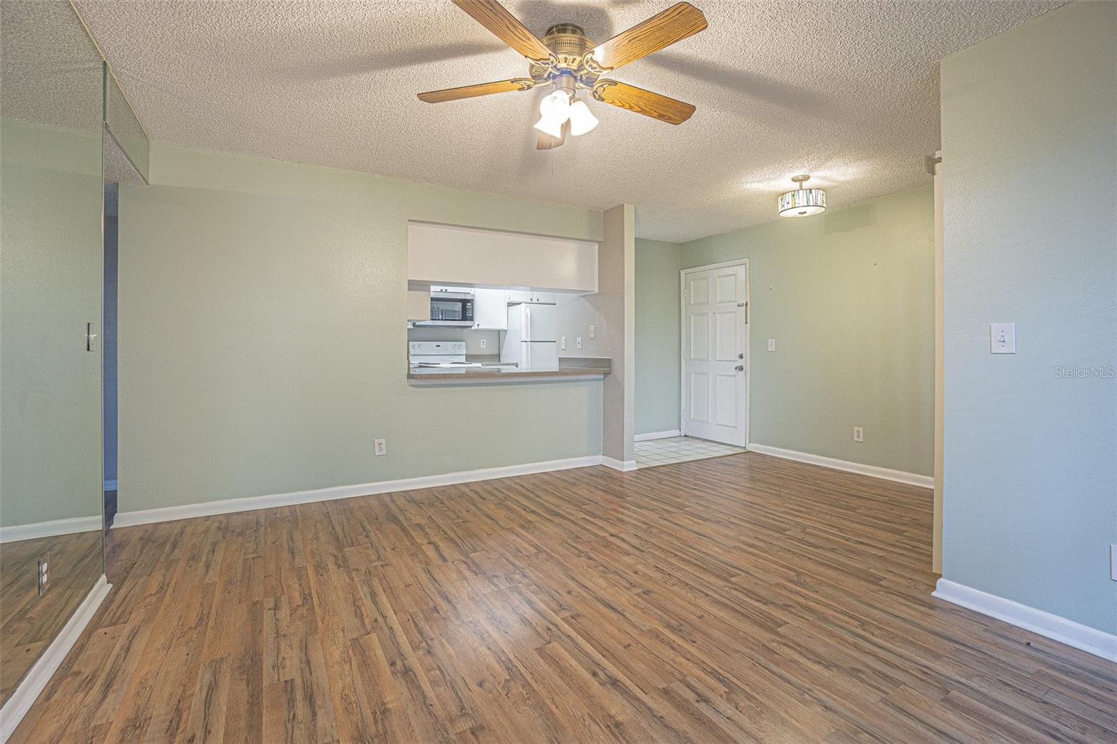 Image 8 of 21 For 3002 Cleveland Street C3