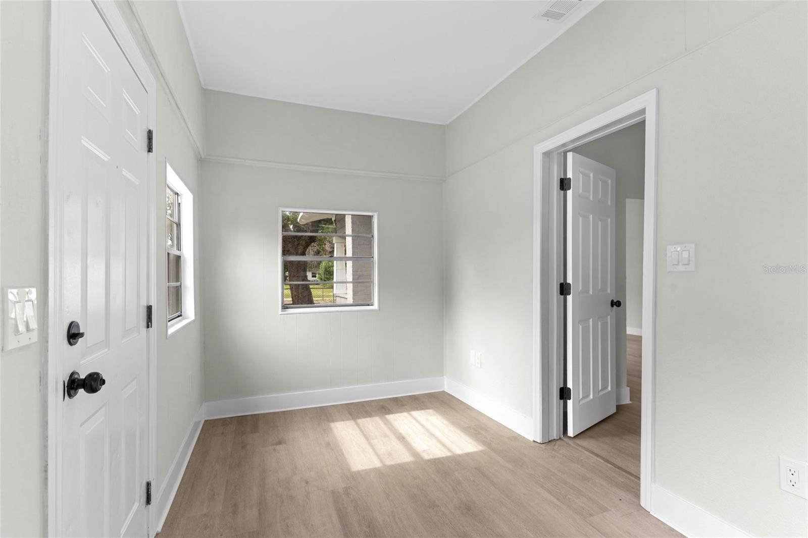 Image 4 of 13 For 630 Pear Street