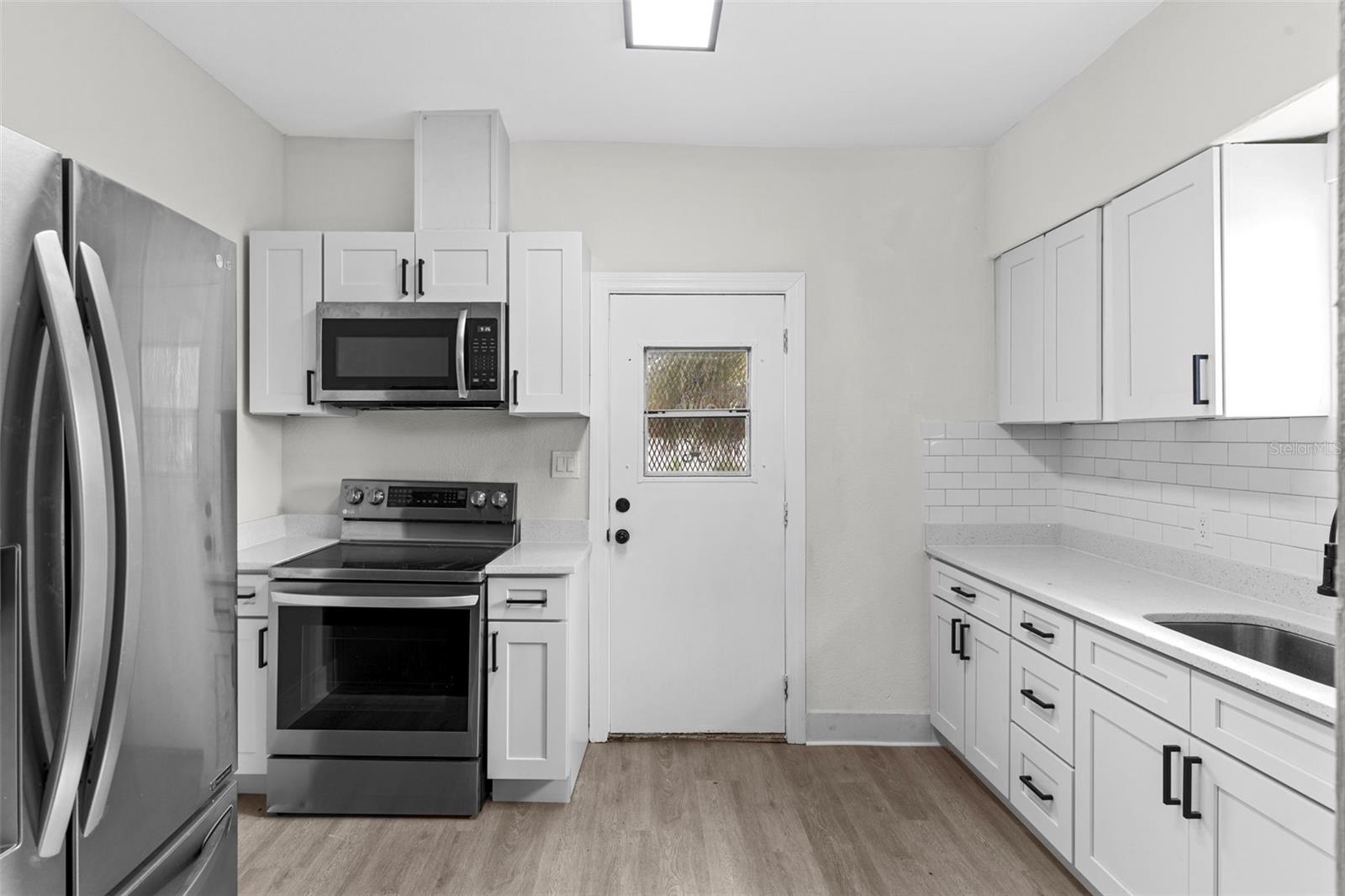 Image 7 of 13 For 630 Pear Street