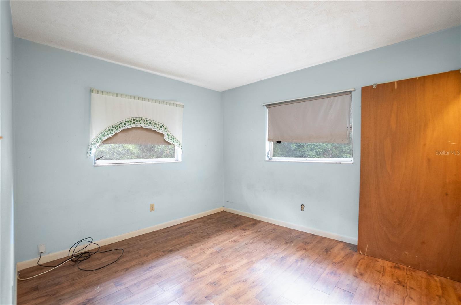 Image 11 of 20 For 28 Edinburgh Drive