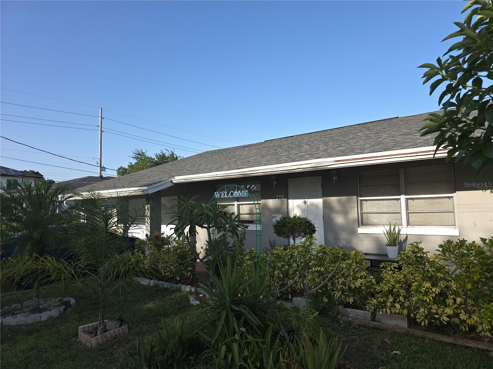 Image 3 of 49 For 611 Bradford Avenue