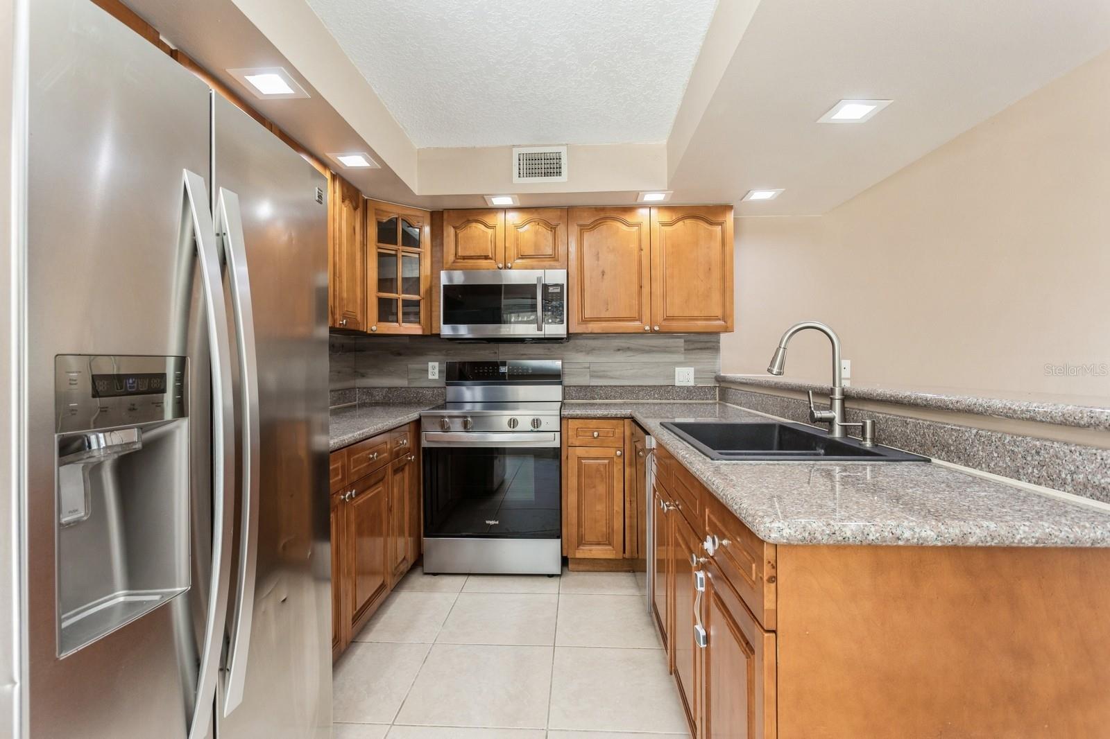 Image 13 of 41 For 6262 142nd Avenue N 607