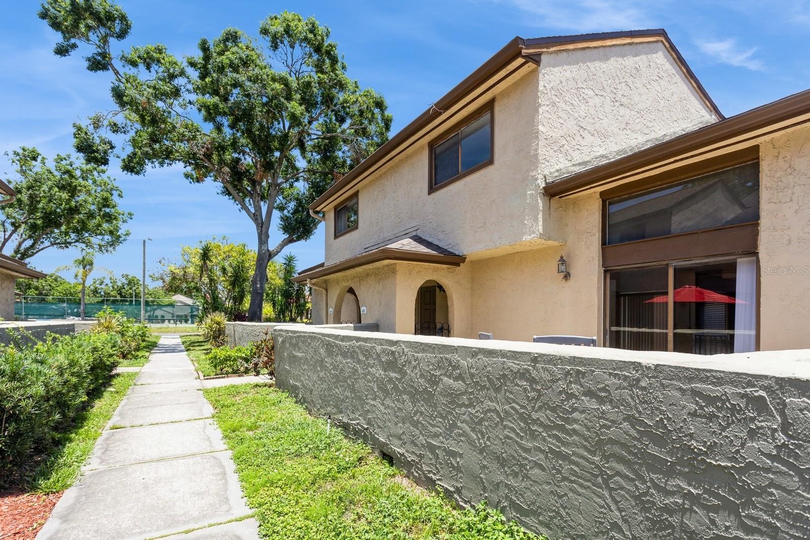 Image 2 of 41 For 6262 142nd Avenue N 607