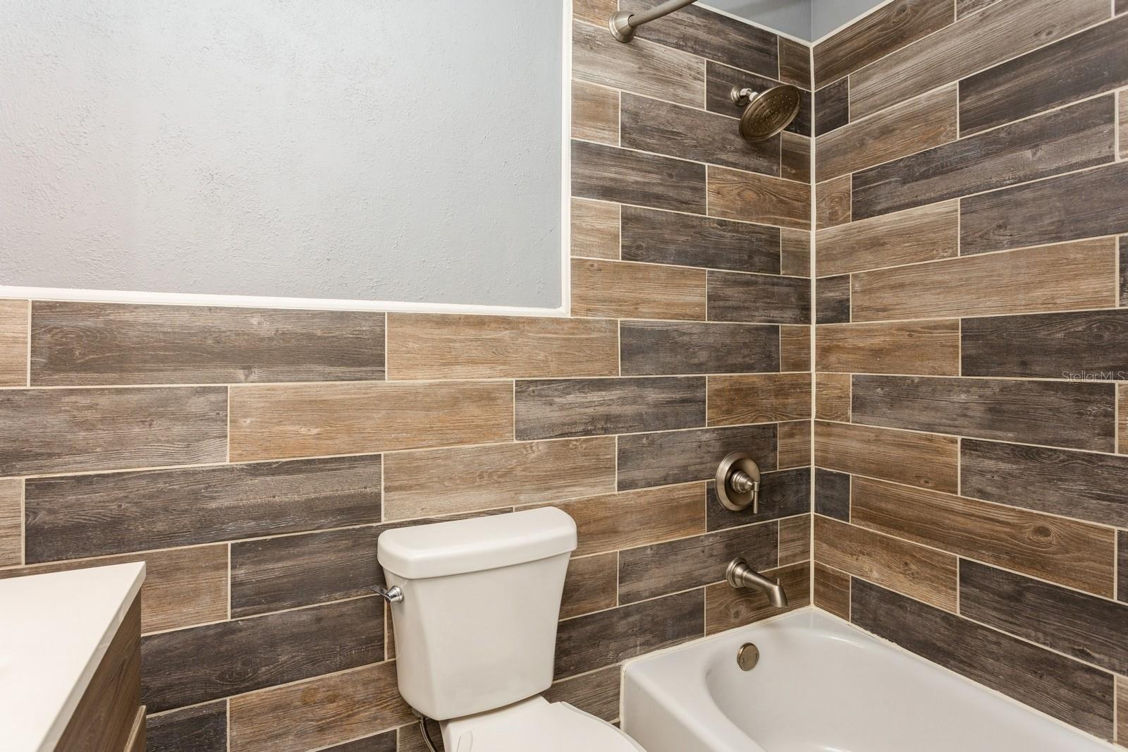 Image 23 of 41 For 6262 142nd Avenue N 607