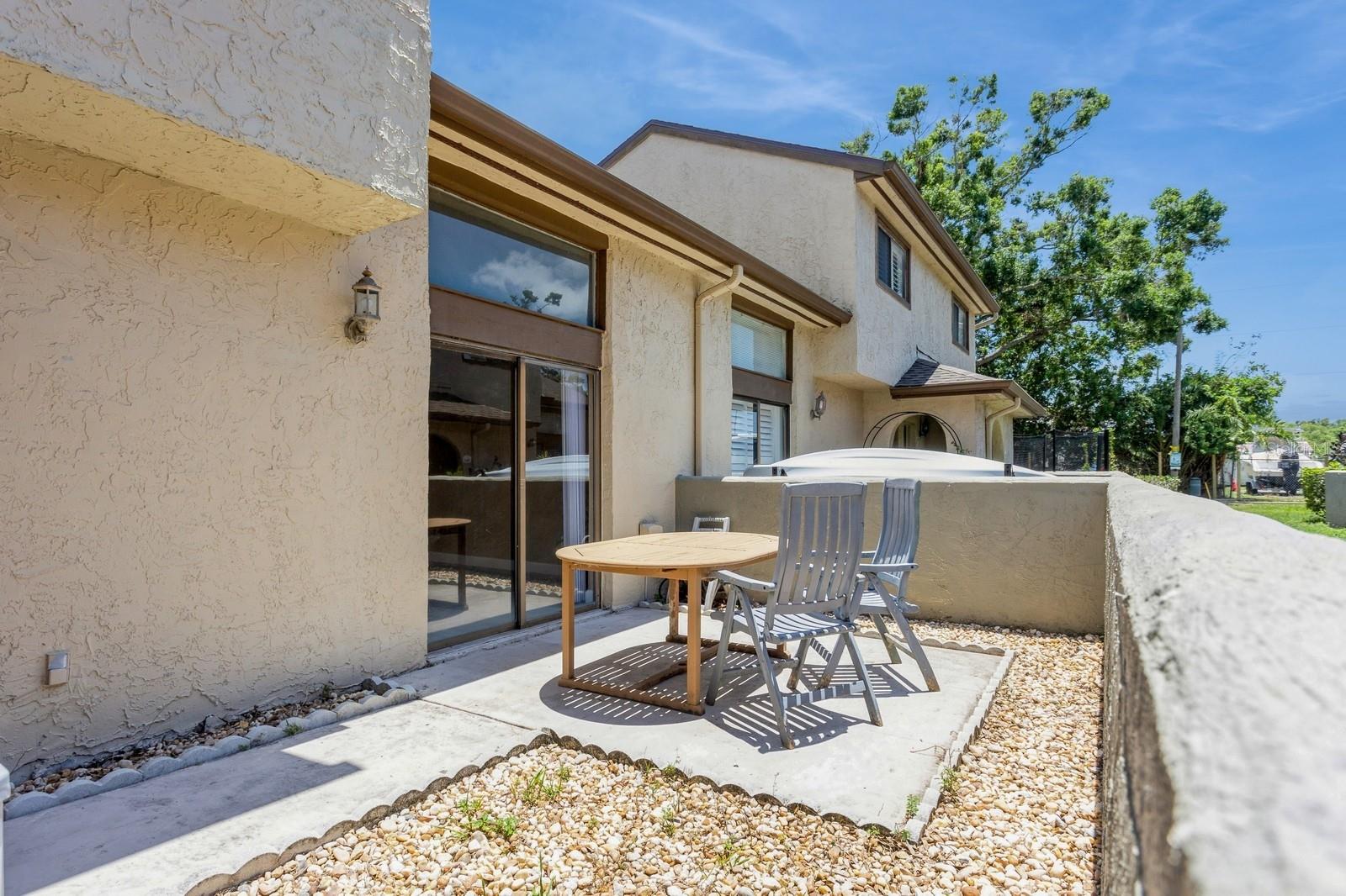 Image 3 of 41 For 6262 142nd Avenue N 607