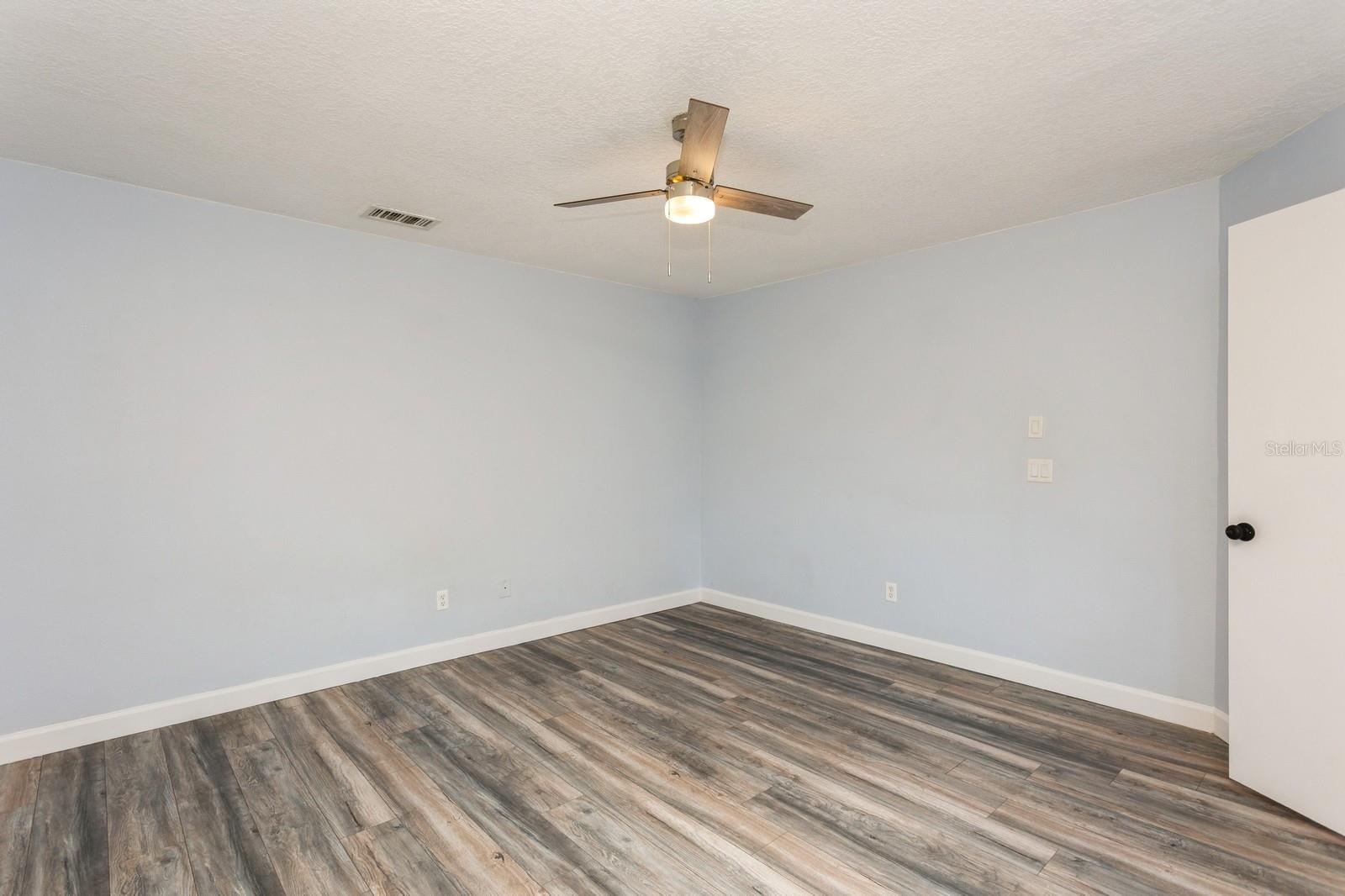 Image 32 of 41 For 6262 142nd Avenue N 607