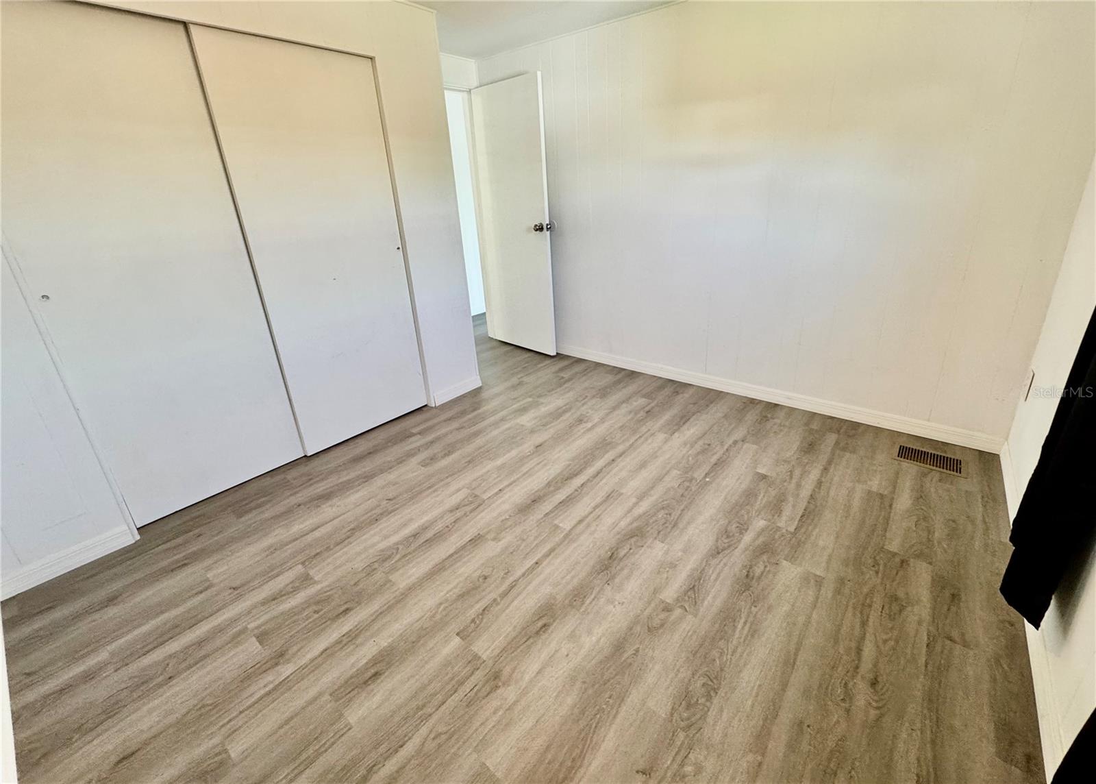 Listing photo id 6 for 99 Pindo Palm Street E