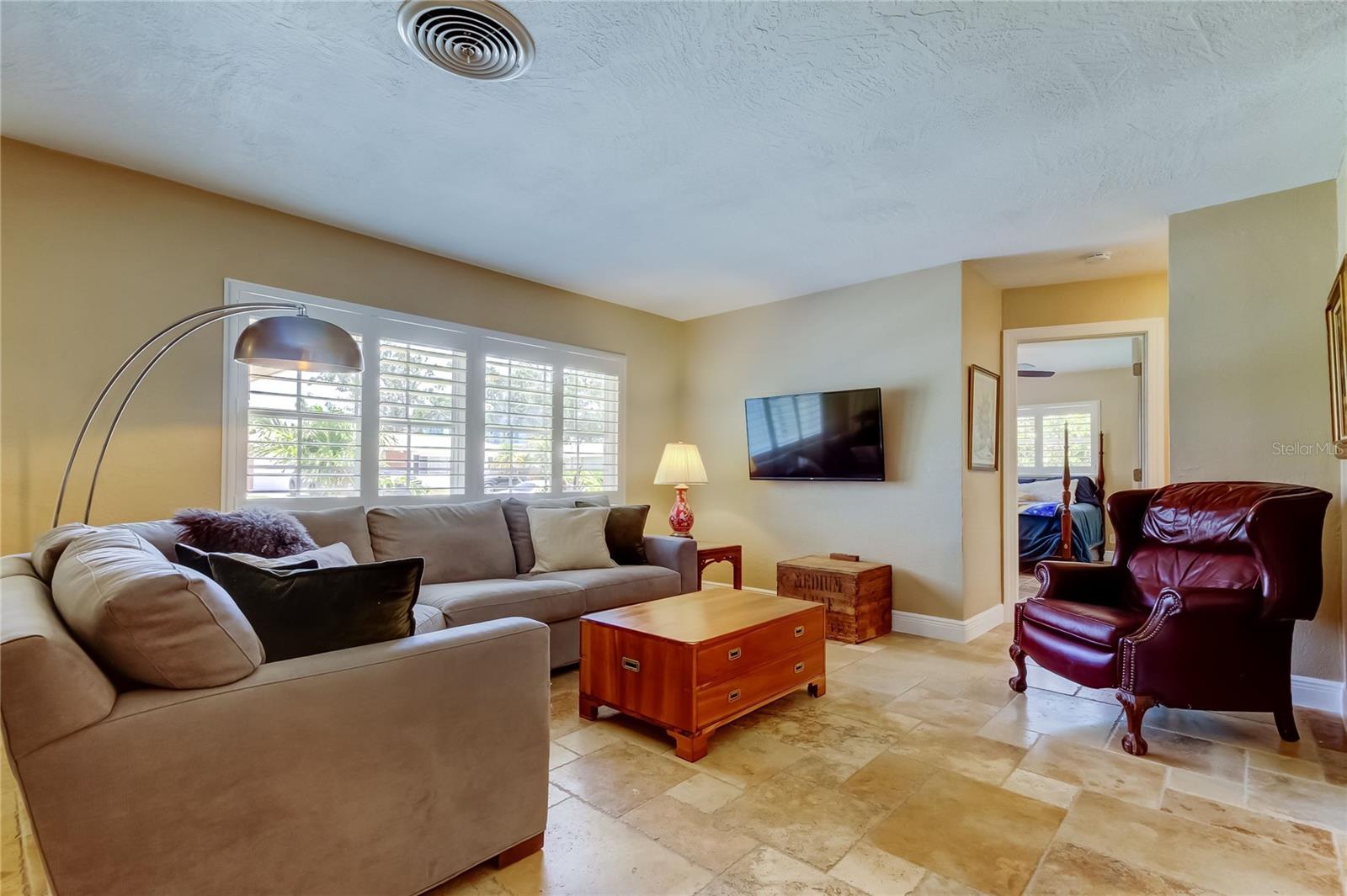 Image 11 of 47 For 4174 14th Lane Ne