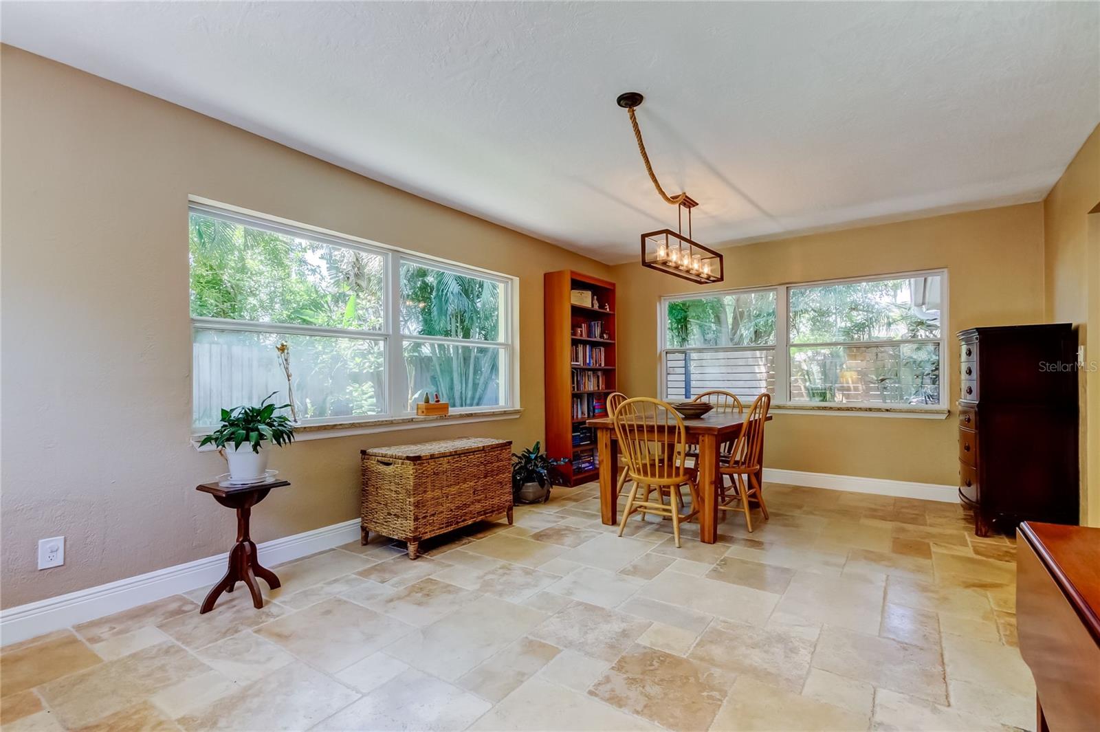 Image 14 of 47 For 4174 14th Lane Ne