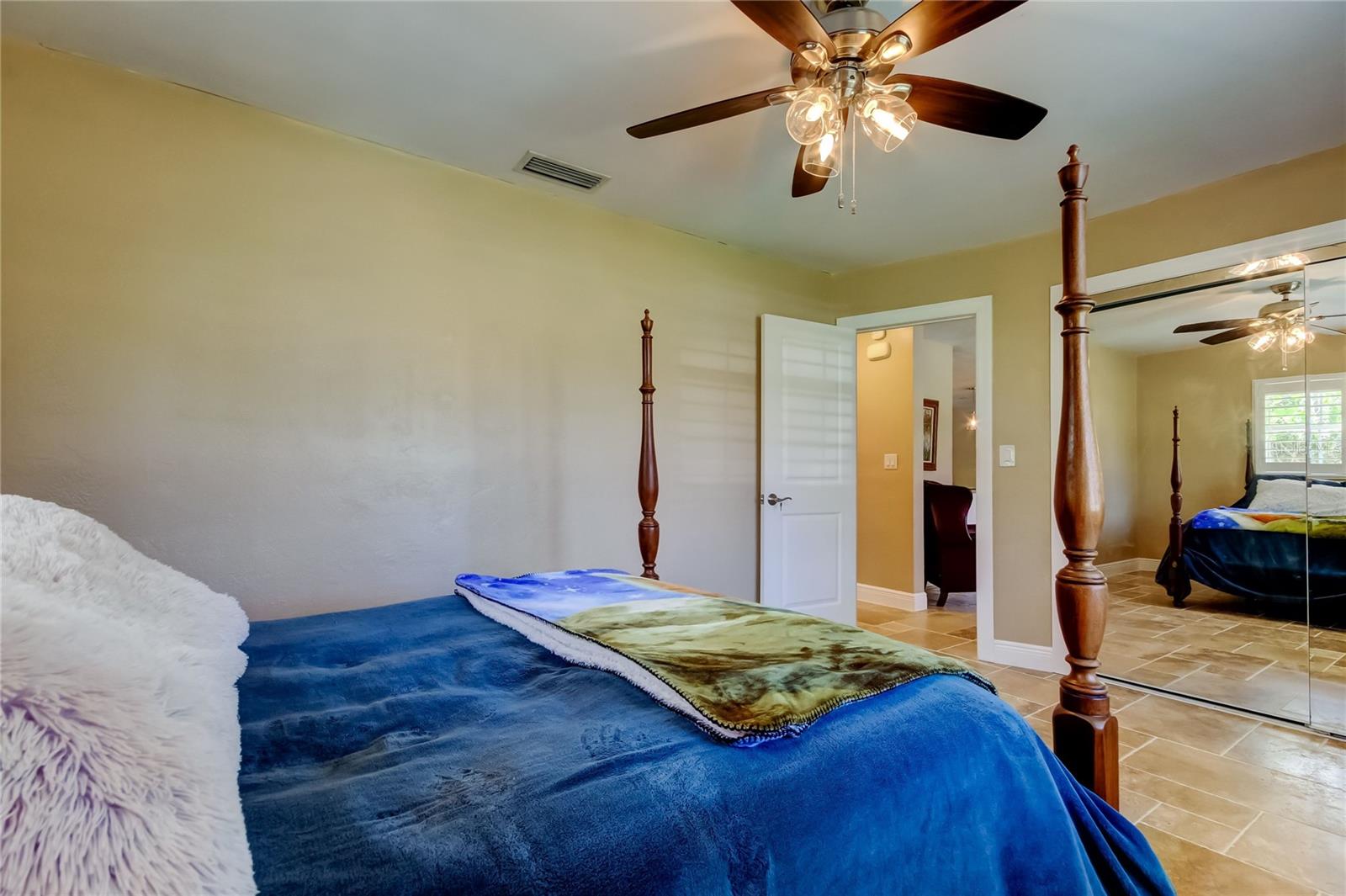 Image 18 of 47 For 4174 14th Lane Ne