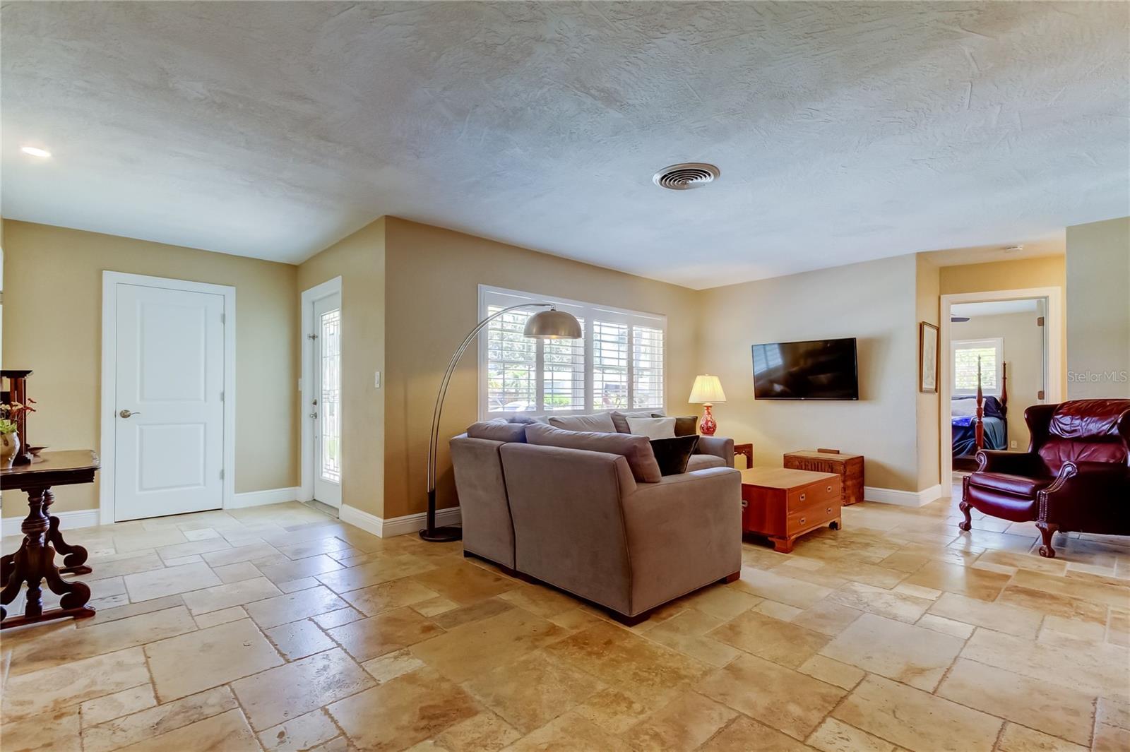Image 9 of 47 For 4174 14th Lane Ne