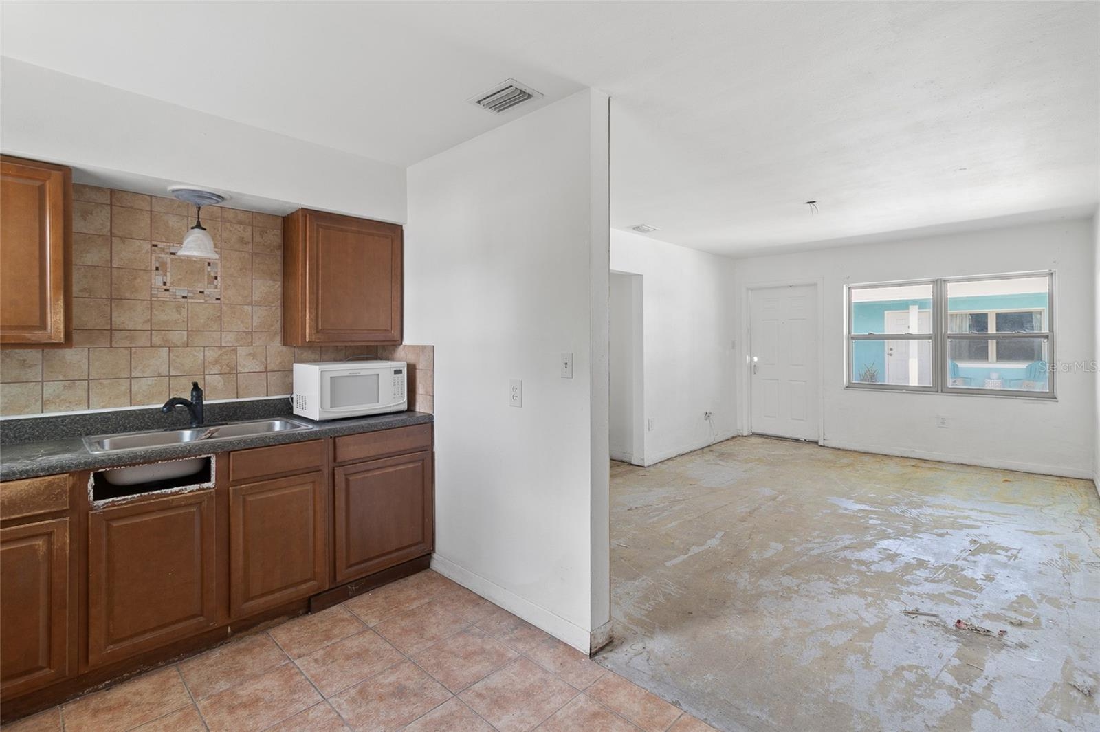 Image 22 of 28 For 410 73rd Avenue