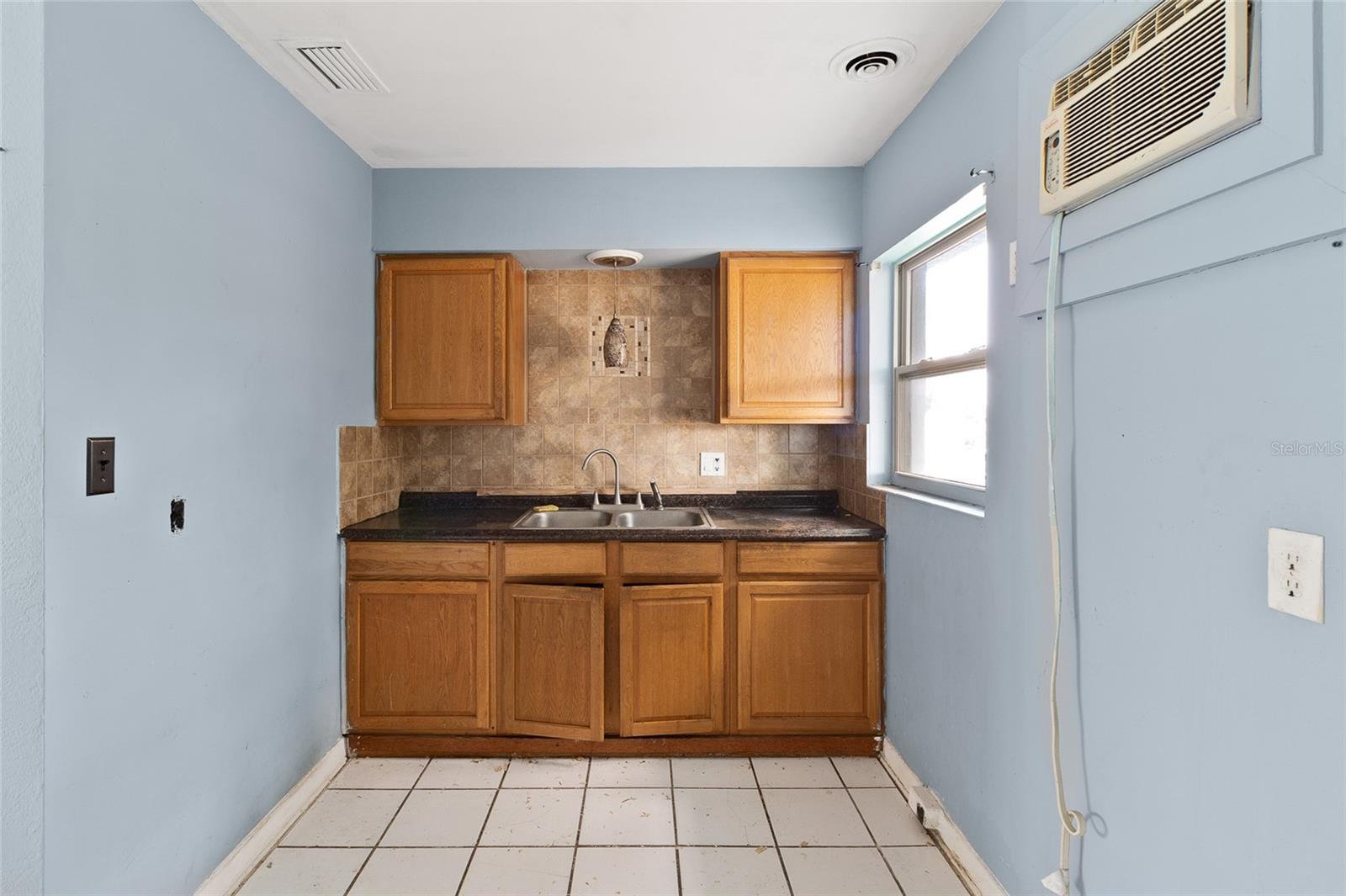Image 9 of 28 For 410 73rd Avenue