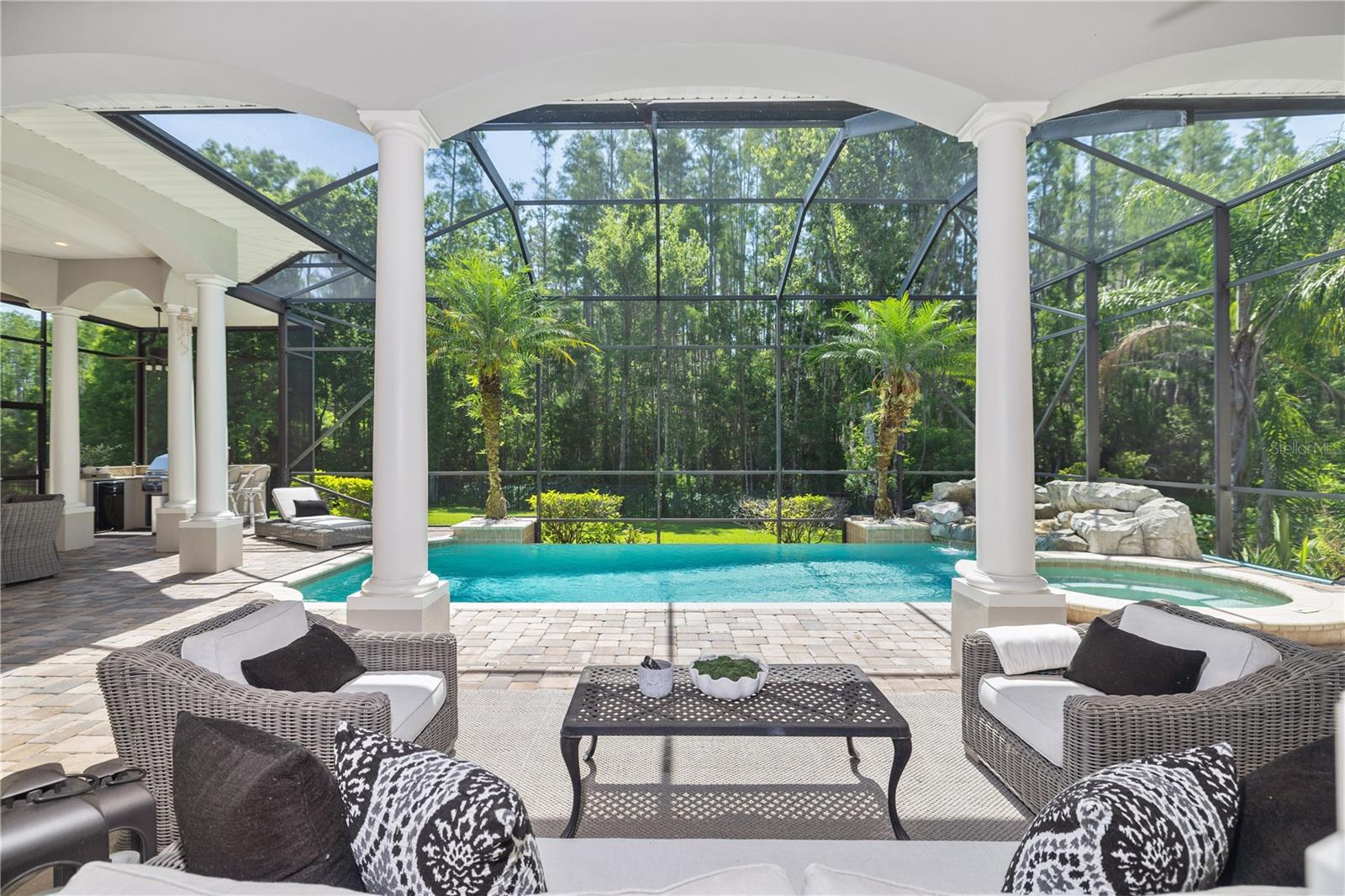 Image 5 of 52 For 4512 Cheval Boulevard