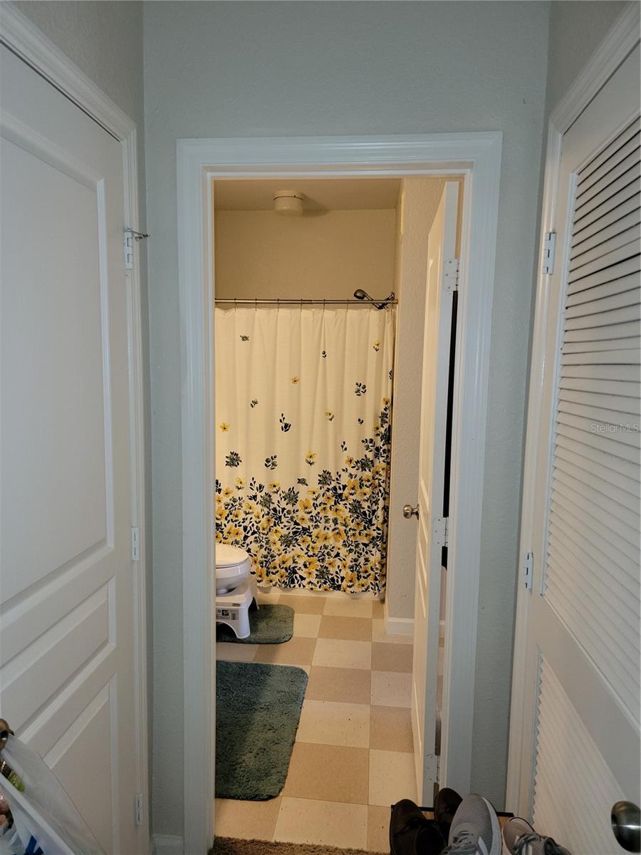 Image 10 of 42 For 9304 Crescent Loop Circle 308