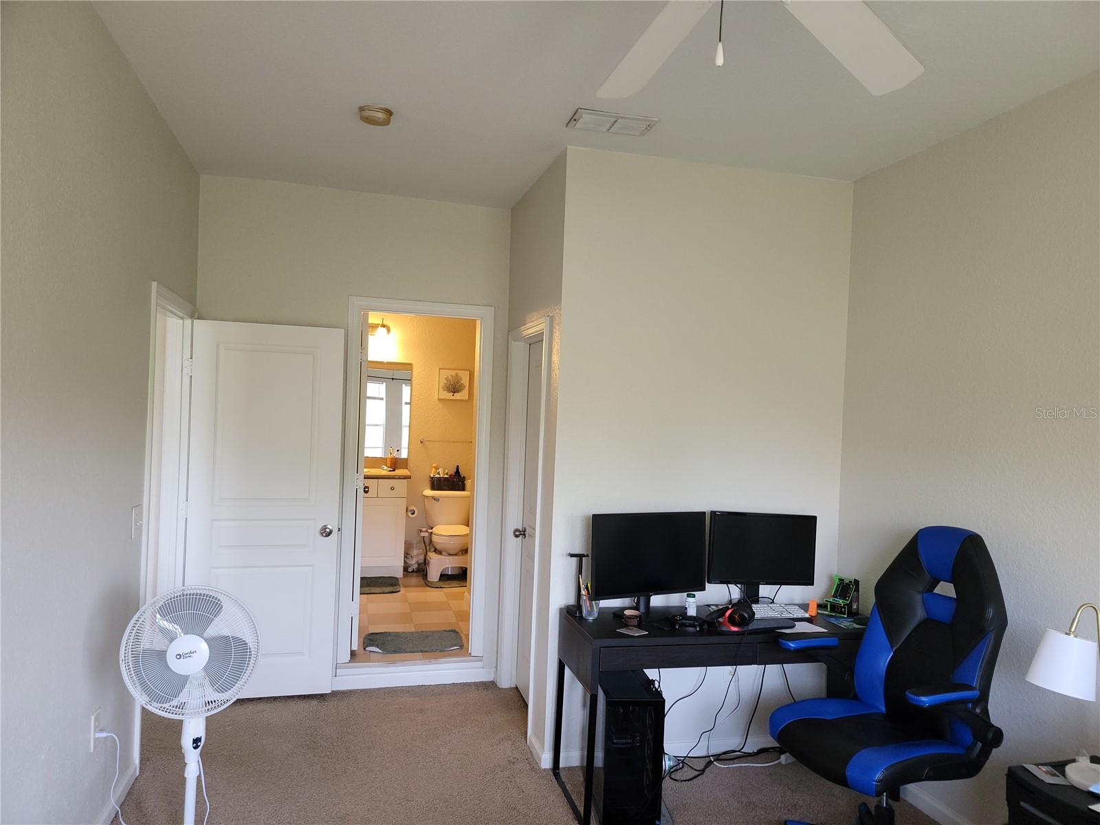 Image 14 of 42 For 9304 Crescent Loop Circle 308