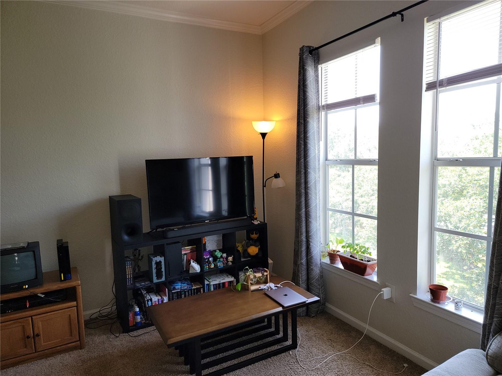 Image 17 of 42 For 9304 Crescent Loop Circle 308