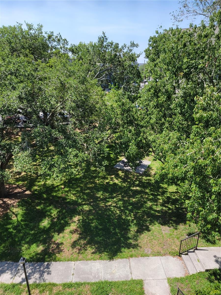 Image 22 of 42 For 9304 Crescent Loop Circle 308