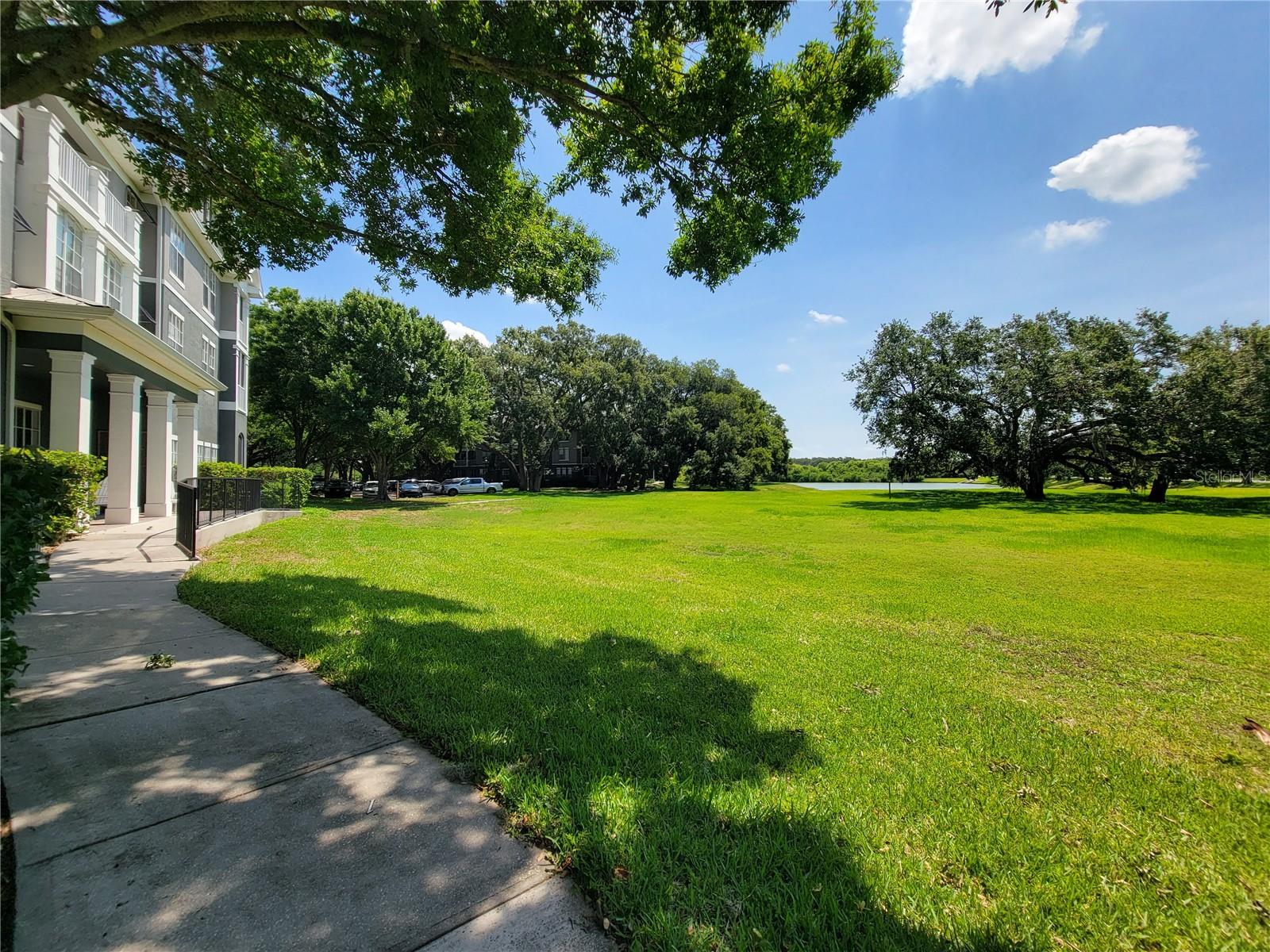 Image 39 of 42 For 9304 Crescent Loop Circle 308
