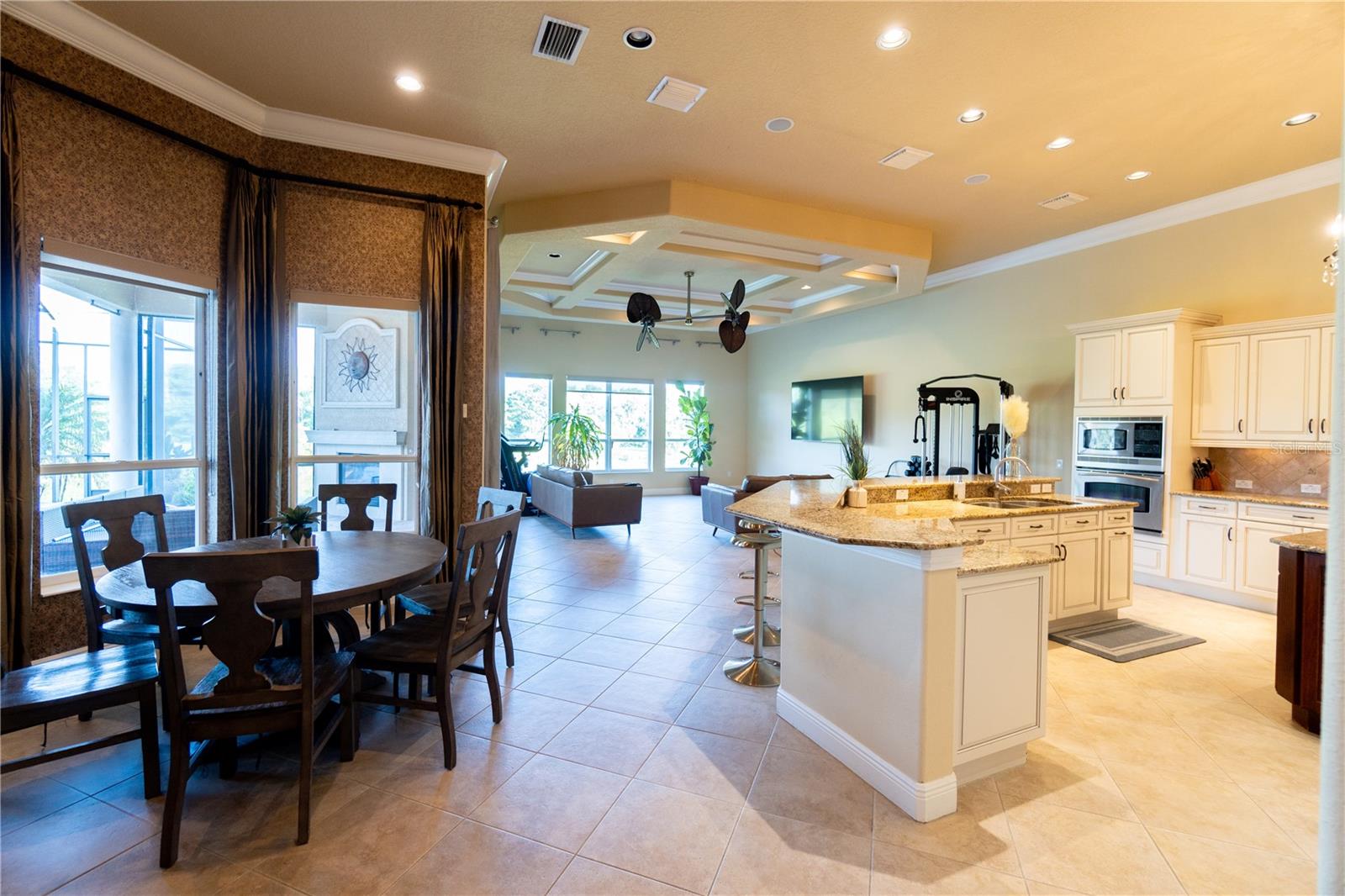 Listing photo id 17 for 15101 Kestrelglen Way