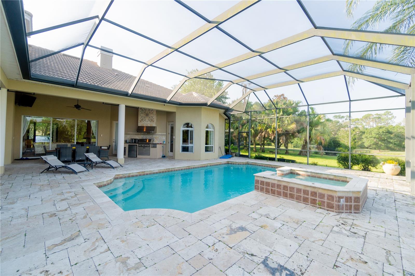 Listing photo id 32 for 15101 Kestrelglen Way