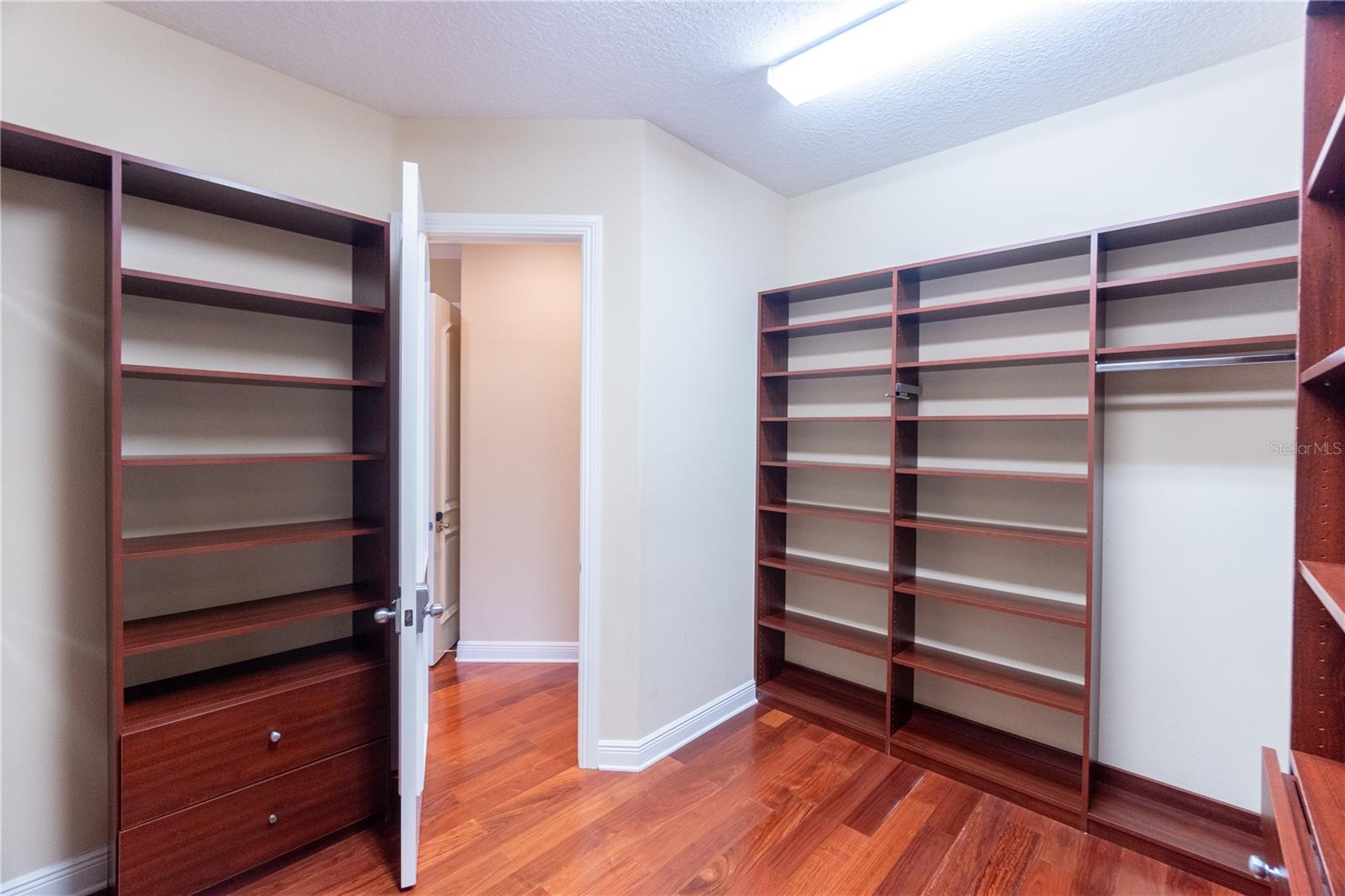 Listing photo id 45 for 15101 Kestrelglen Way