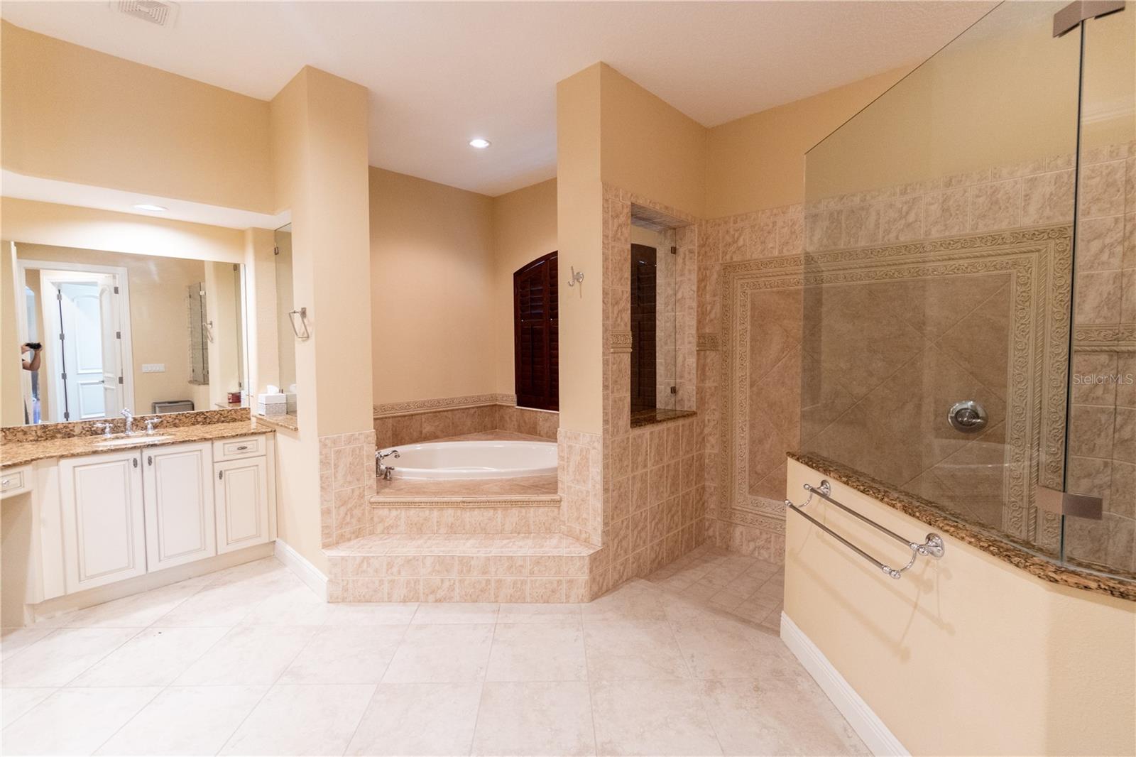Listing photo id 46 for 15101 Kestrelglen Way