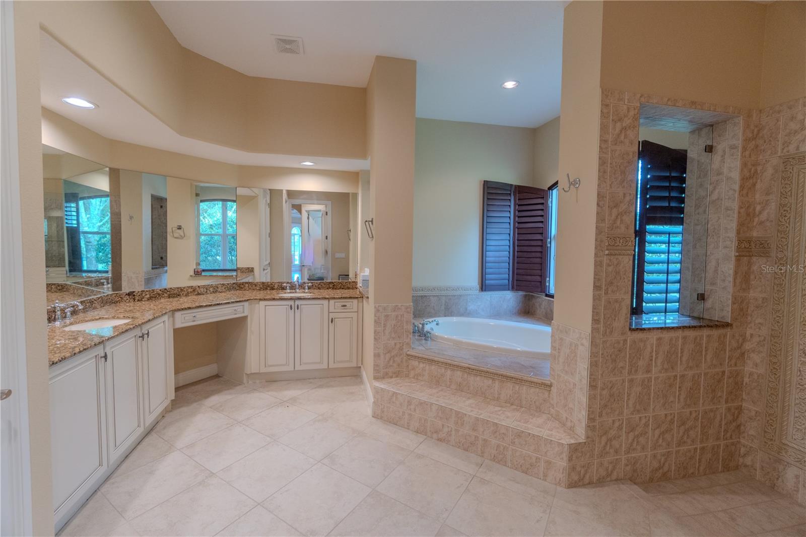 Listing photo id 47 for 15101 Kestrelglen Way