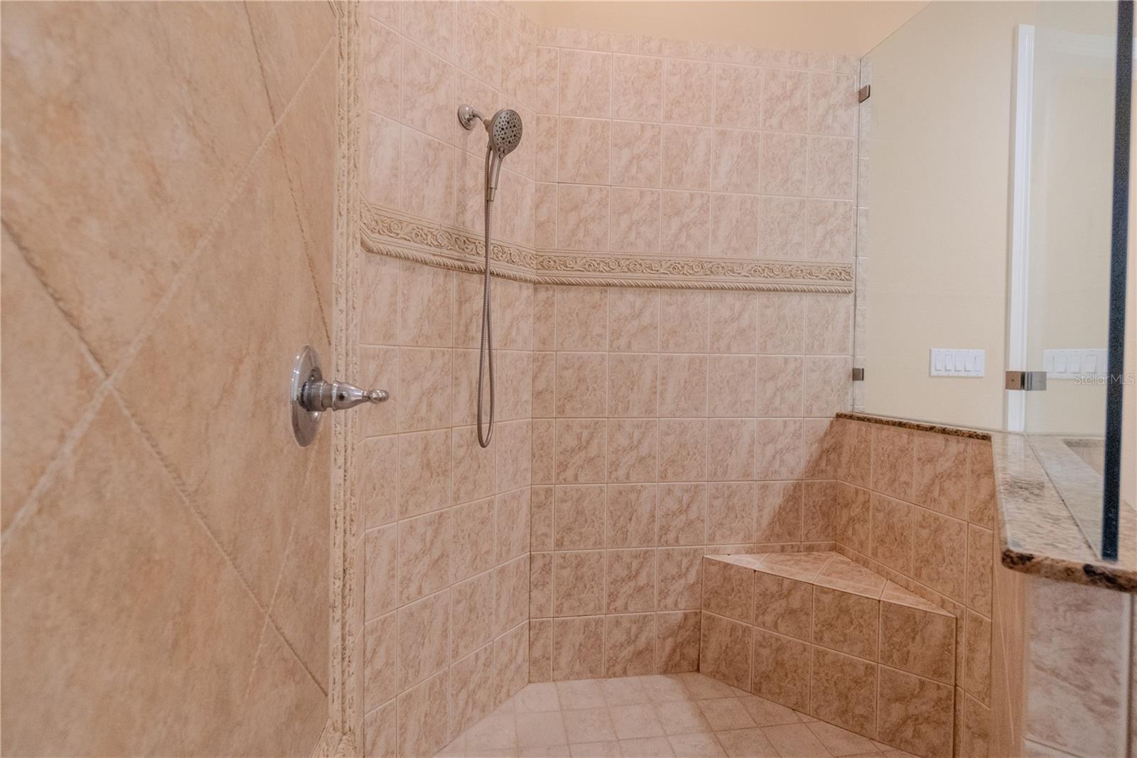 Listing photo id 50 for 15101 Kestrelglen Way