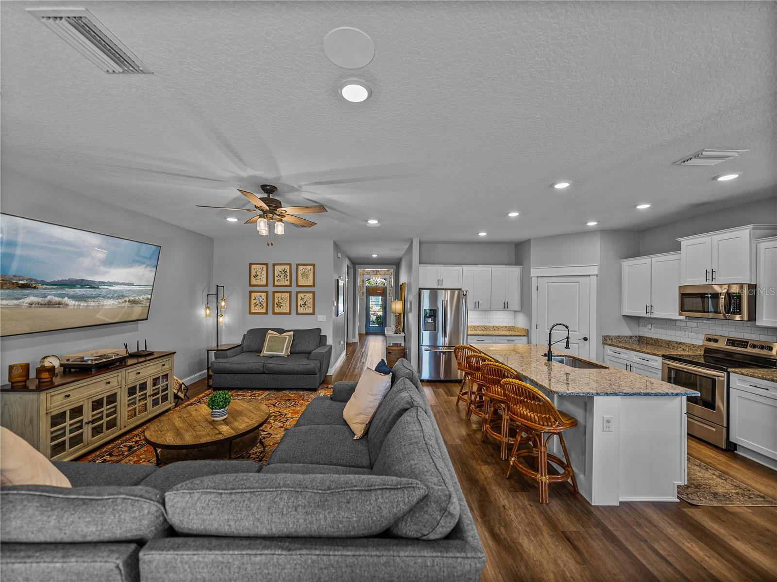 Image 10 of 69 For 12492 Eastpointe Drive
