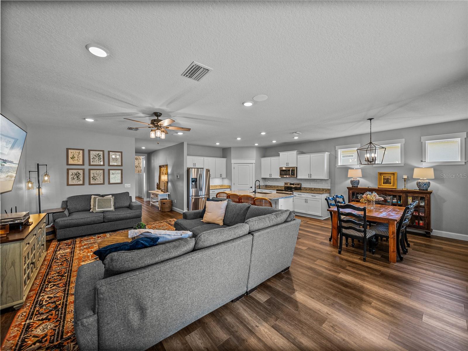 Image 11 of 69 For 12492 Eastpointe Drive