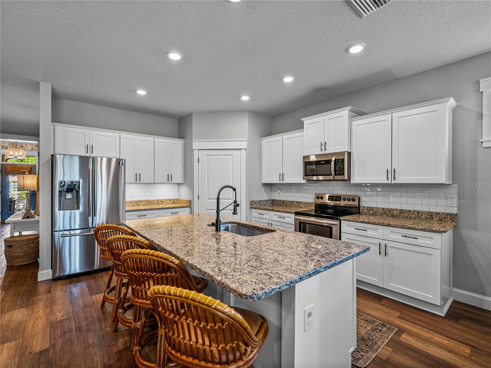 Image 14 of 69 For 12492 Eastpointe Drive