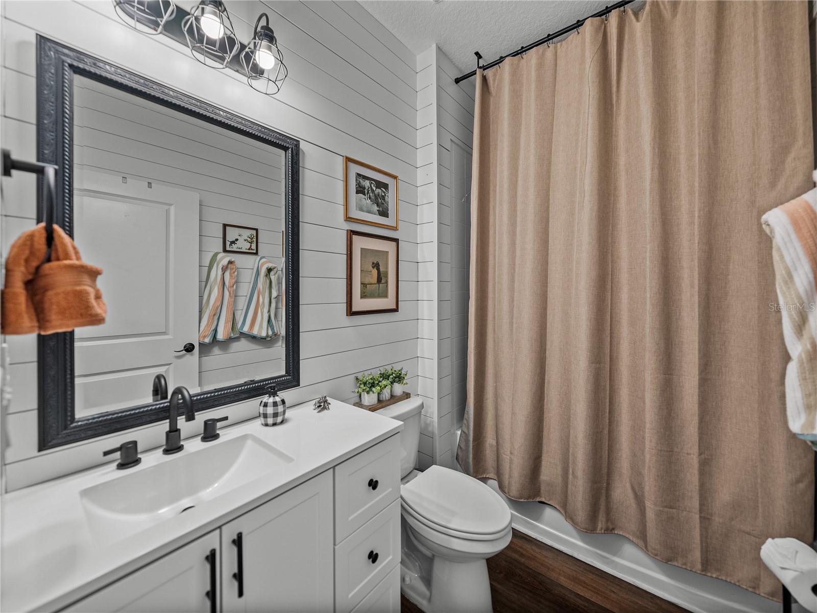 Image 40 of 69 For 12492 Eastpointe Drive