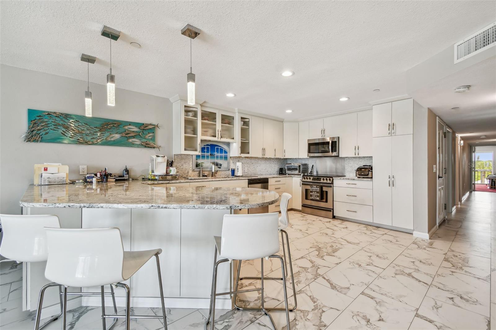 Image 11 of 73 For 19010 Gulf Boulevard 203