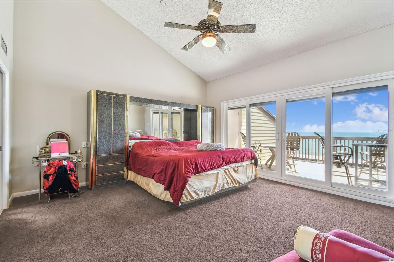 Image 48 of 73 For 19010 Gulf Boulevard 203