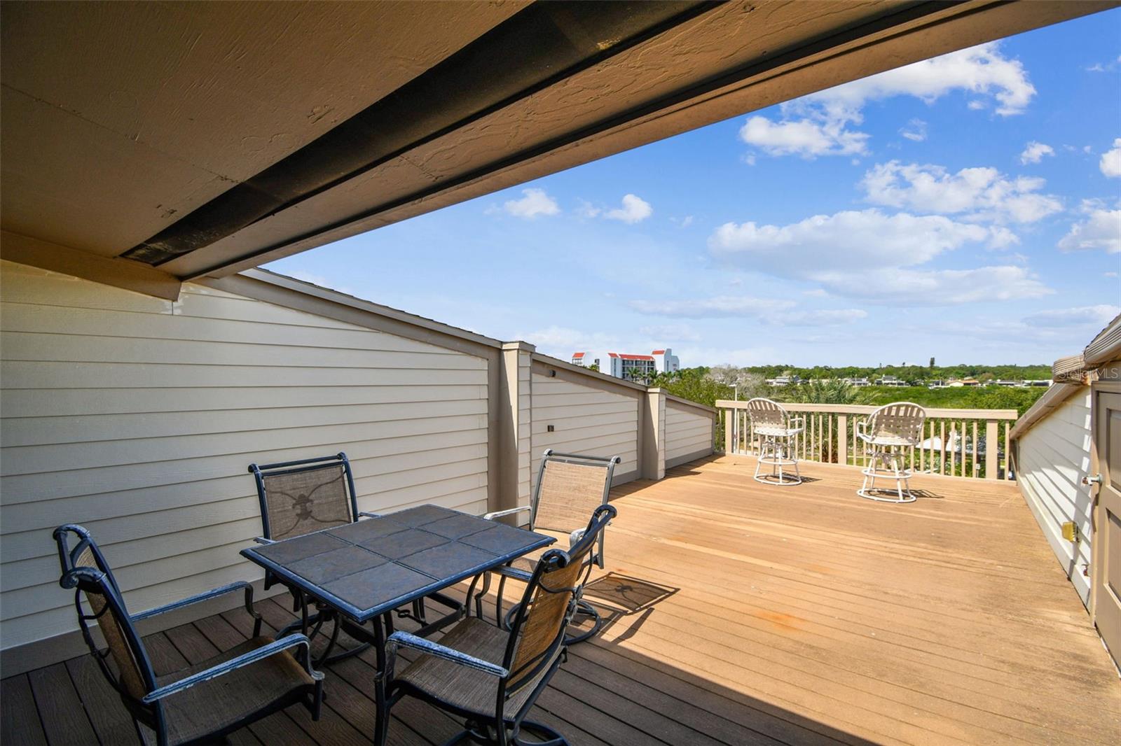 Image 60 of 73 For 19010 Gulf Boulevard 203