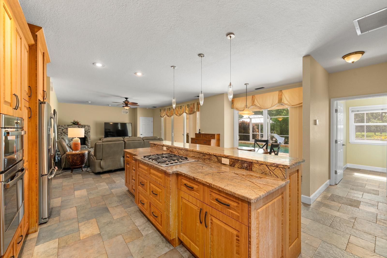 Image 11 of 37 For 6915 215th Street E