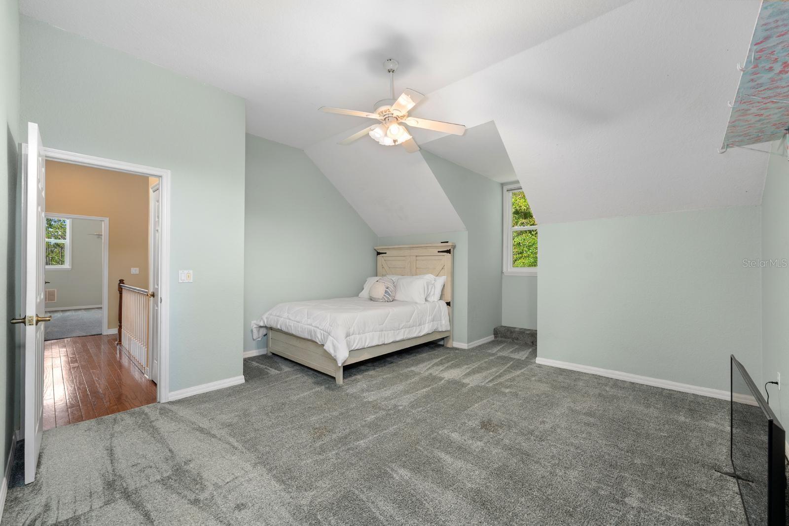 Image 14 of 37 For 6915 215th Street E