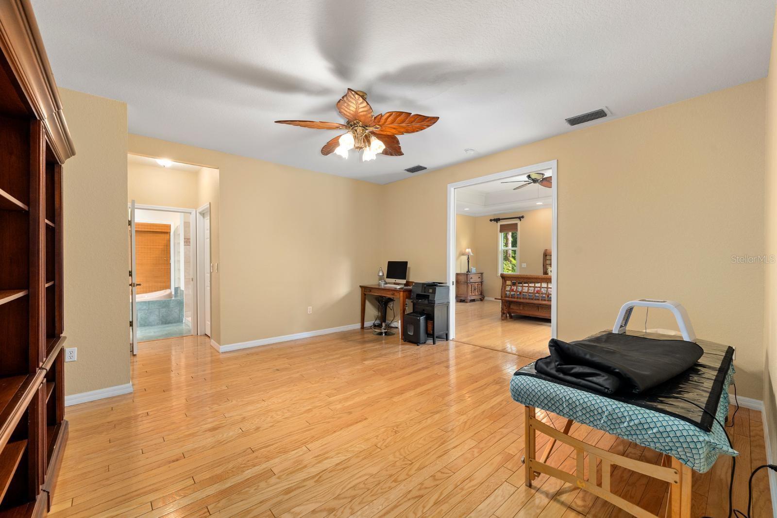 Image 17 of 37 For 6915 215th Street E