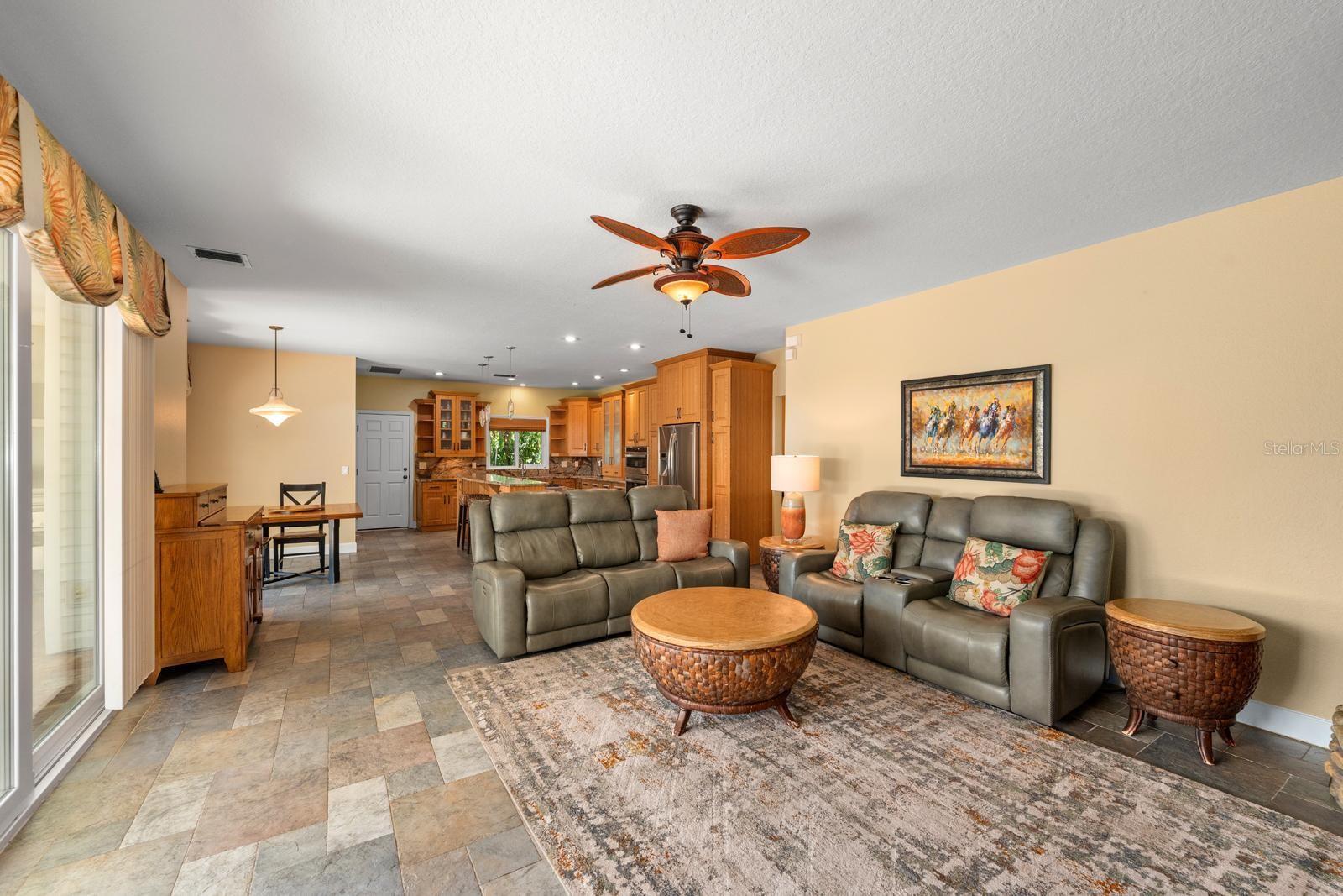Image 7 of 37 For 6915 215th Street E