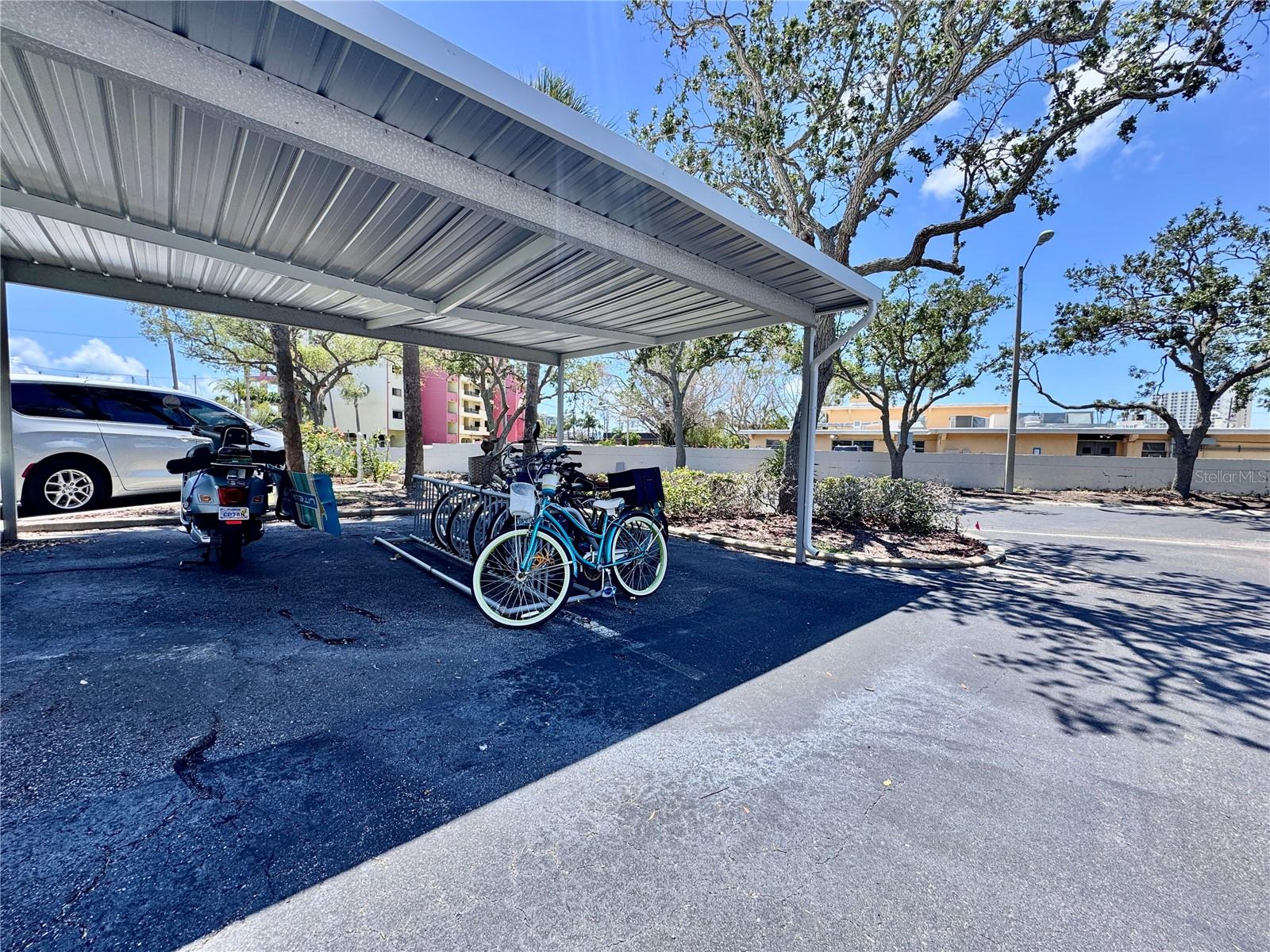 Image 31 of 48 For 1332 Pasadena Avenue S 208