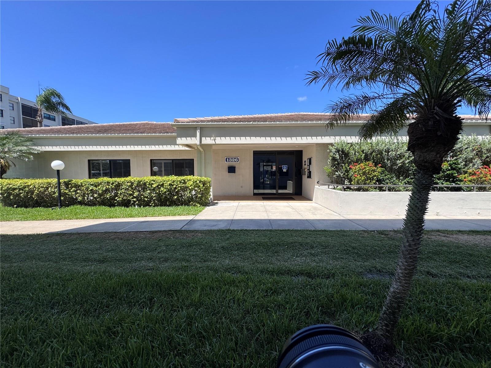 Image 34 of 48 For 1332 Pasadena Avenue S 208