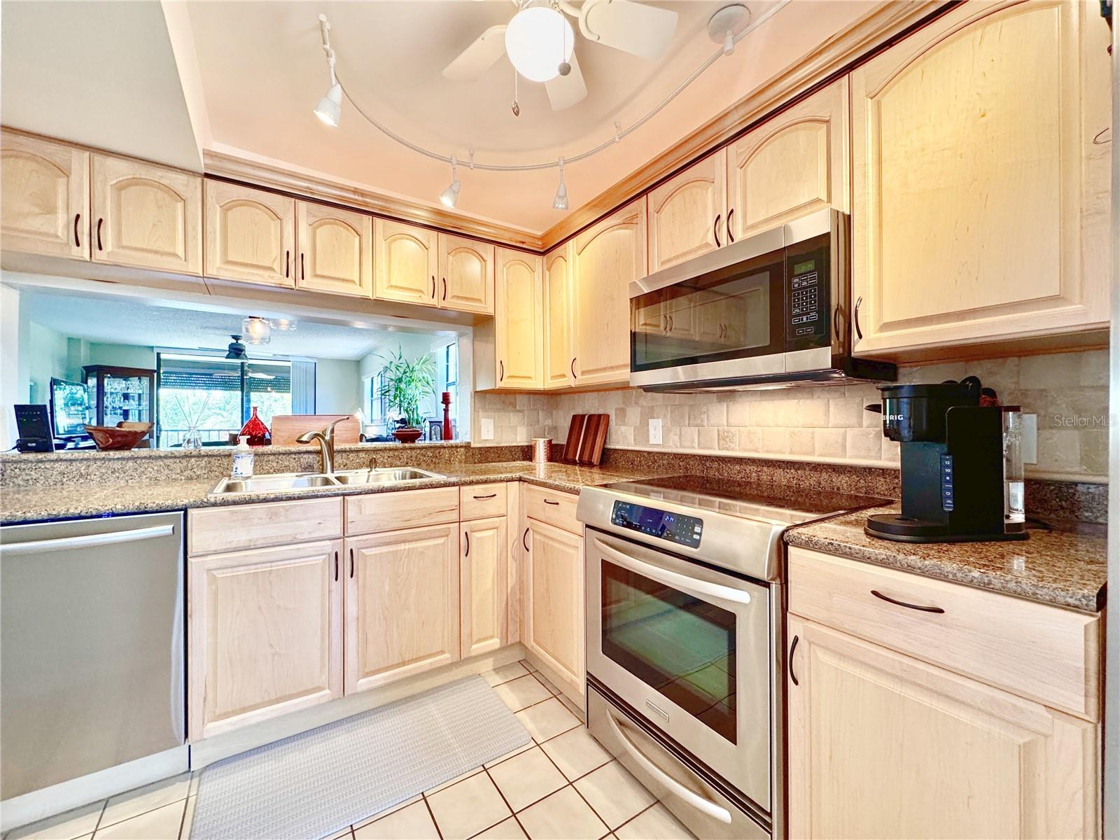 Image 7 of 48 For 1332 Pasadena Avenue S 208