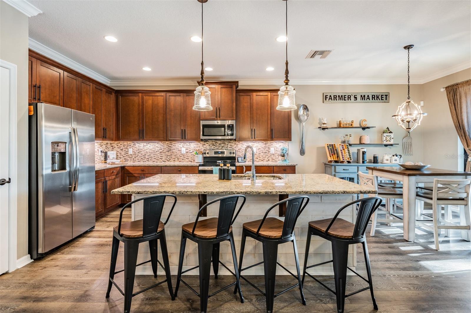 Listing photo id 12 for 12745 Moorish Place
