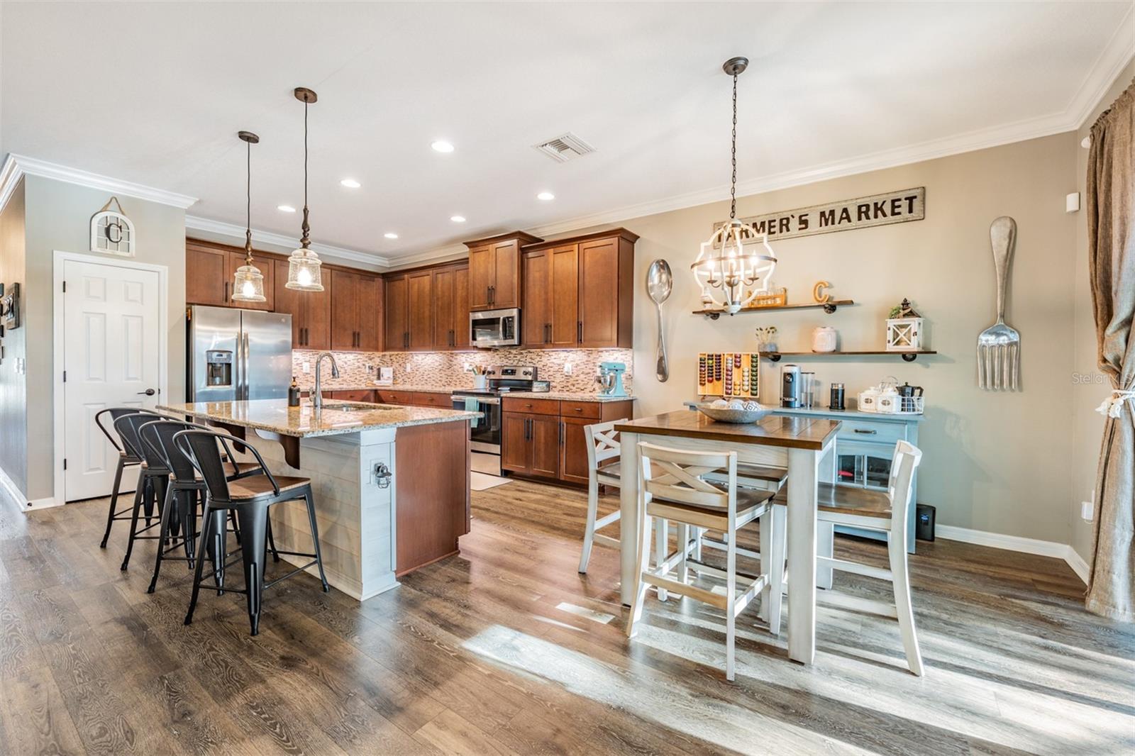 Listing photo id 15 for 12745 Moorish Place